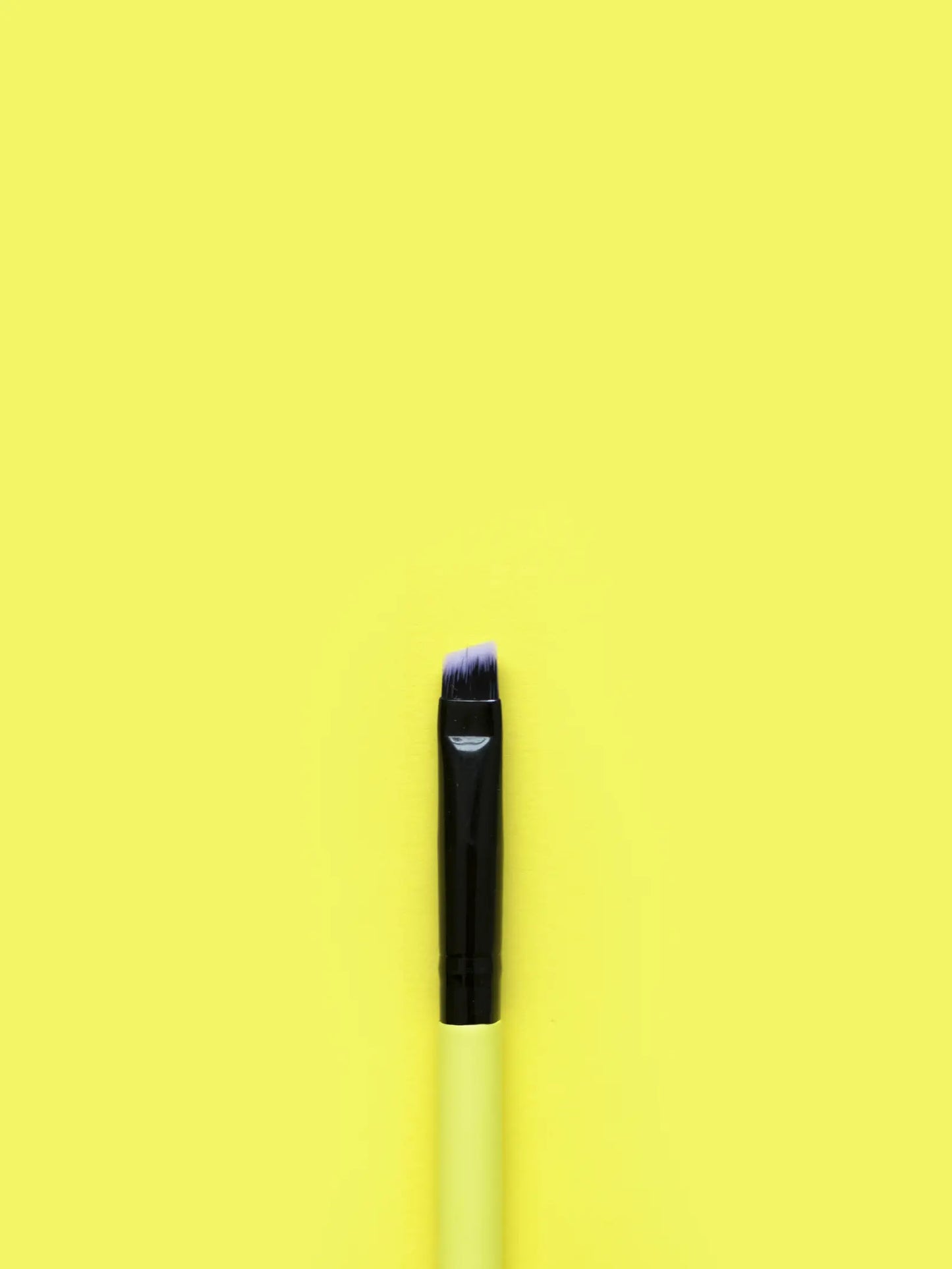 Angled Brow Brush 22 EDY LONDON PRODUCTS