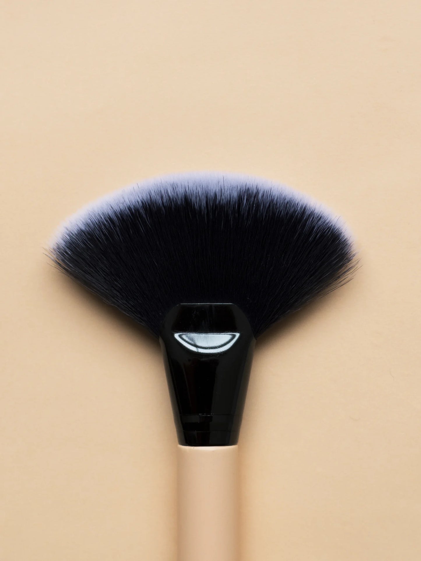 Large Fan Brush 05 Make-up Brush EDY LONDON - EDY LONDON PRODUCTS UK - The Best Makeup Brushes - shop.edy.london