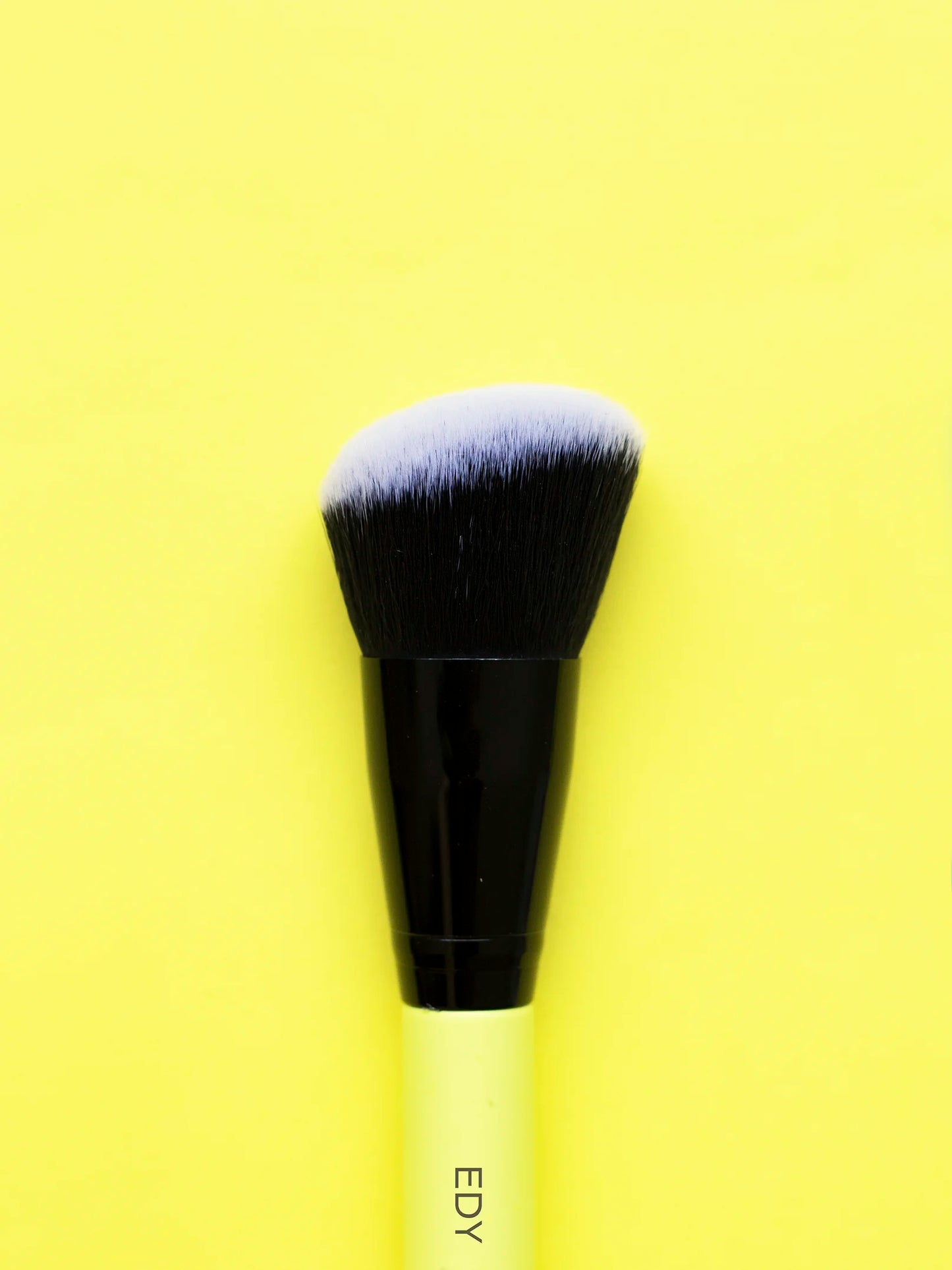 Angled Large Contour Face Brush 03 Make-up Brush EDY LONDON    - EDY LONDON PRODUCTS UK - The Best Makeup Brushes - shop.edy.london