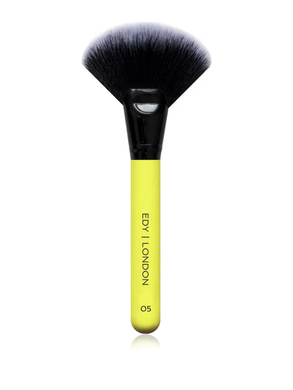 Large Fan Brush 05 Make-up Brush EDY LONDON Lemon   - EDY LONDON PRODUCTS UK - The Best Makeup Brushes - shop.edy.london