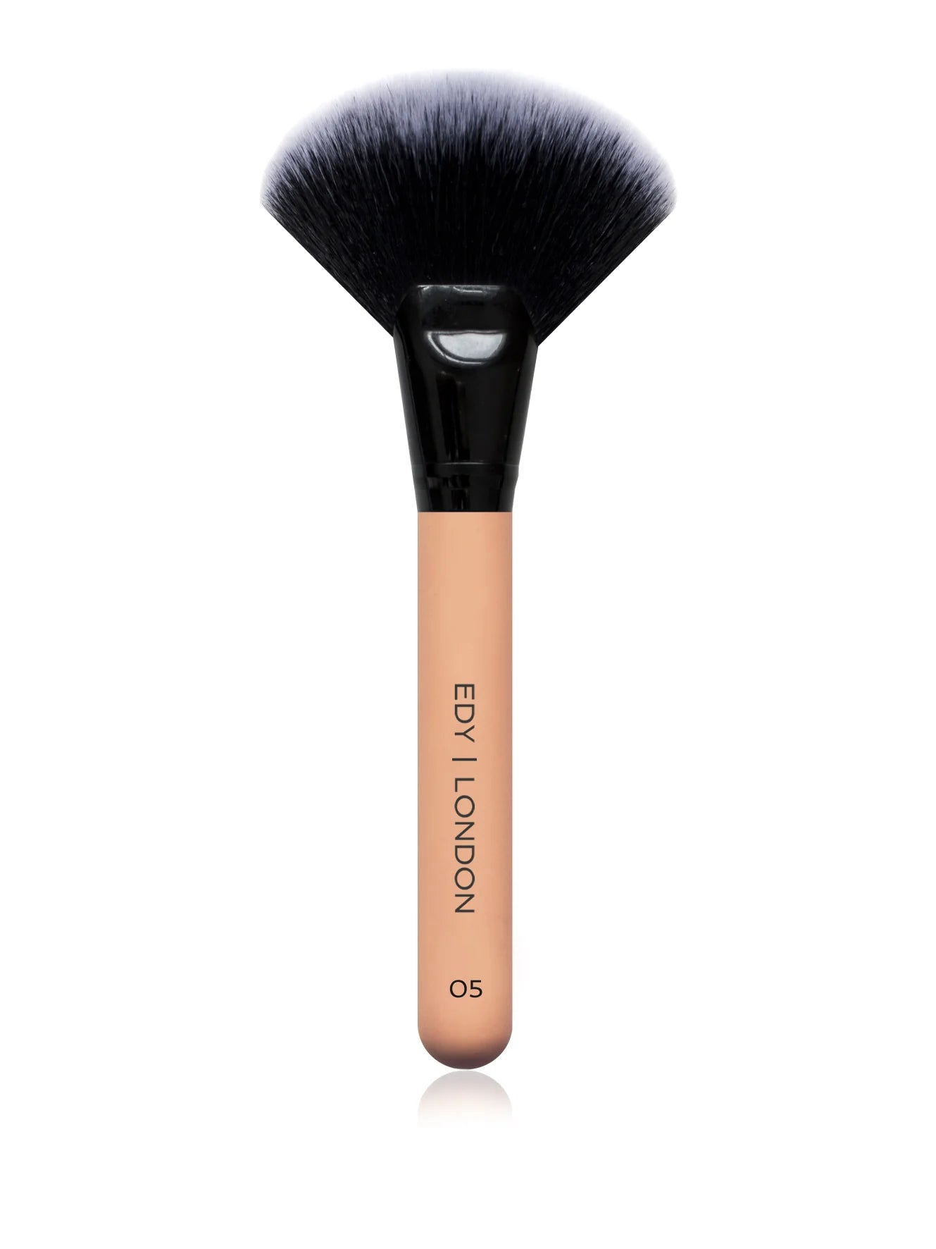 Large Fan Brush 05 Make-up Brush EDY LONDON Pale Pink   - EDY LONDON PRODUCTS UK - The Best Makeup Brushes - shop.edy.london