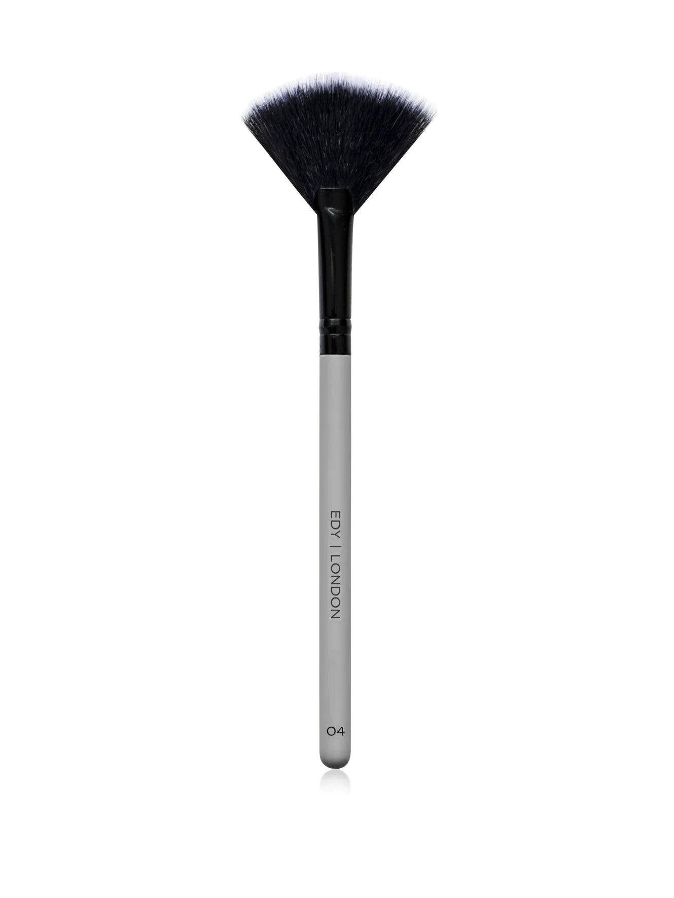 Small Fan Brush 04 Make-up Brush EDY LONDON Cool Grey   - EDY LONDON PRODUCTS UK - The Best Makeup Brushes - shop.edy.london