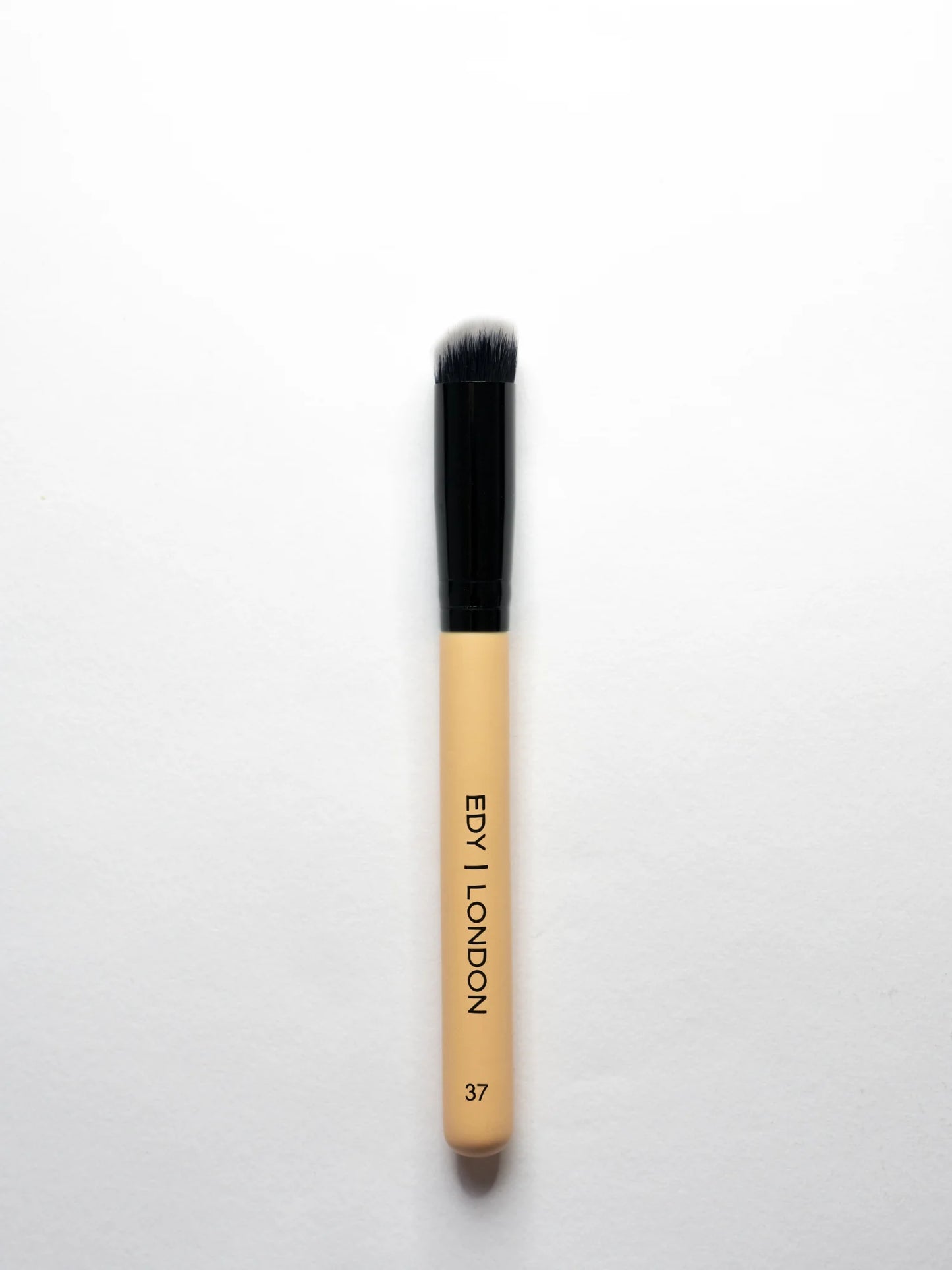 Small Angled Buffing Brush 37 Make-up Brush EDY LONDON Pale Pink   - EDY LONDON PRODUCTS UK - The Best Makeup Brushes - shop.edy.london