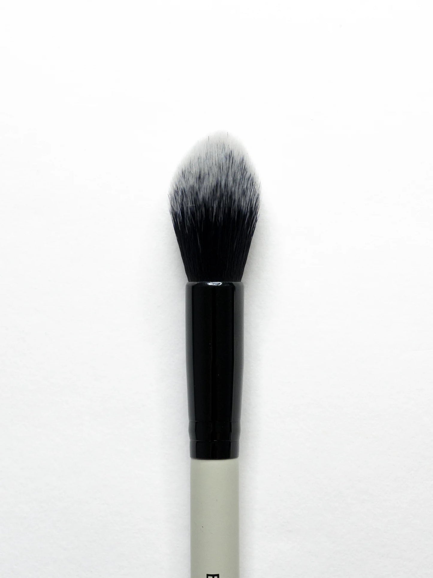 Small Powder Brush 38 Make-up Brush EDY LONDON Cool Grey   - EDY LONDON PRODUCTS UK - The Best Makeup Brushes - shop.edy.london